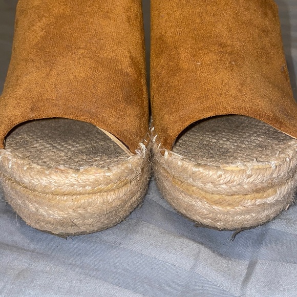 ❤️ 3 for $23 ❤️ Brown Wedges - Picture 2 of 5